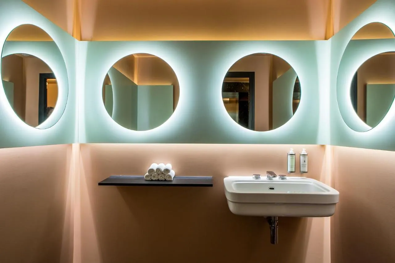 Du Rond-point Des Champs-elysees - Esprit De France 4*