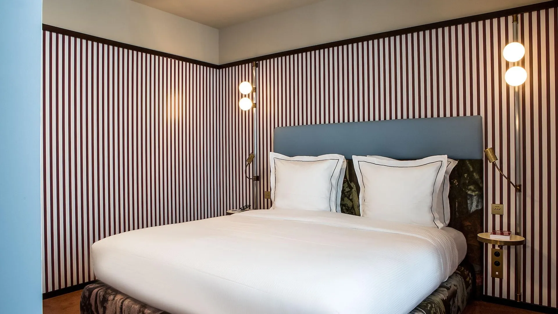 Du Rond-point Des Champs-elysees - Esprit De France 4*
