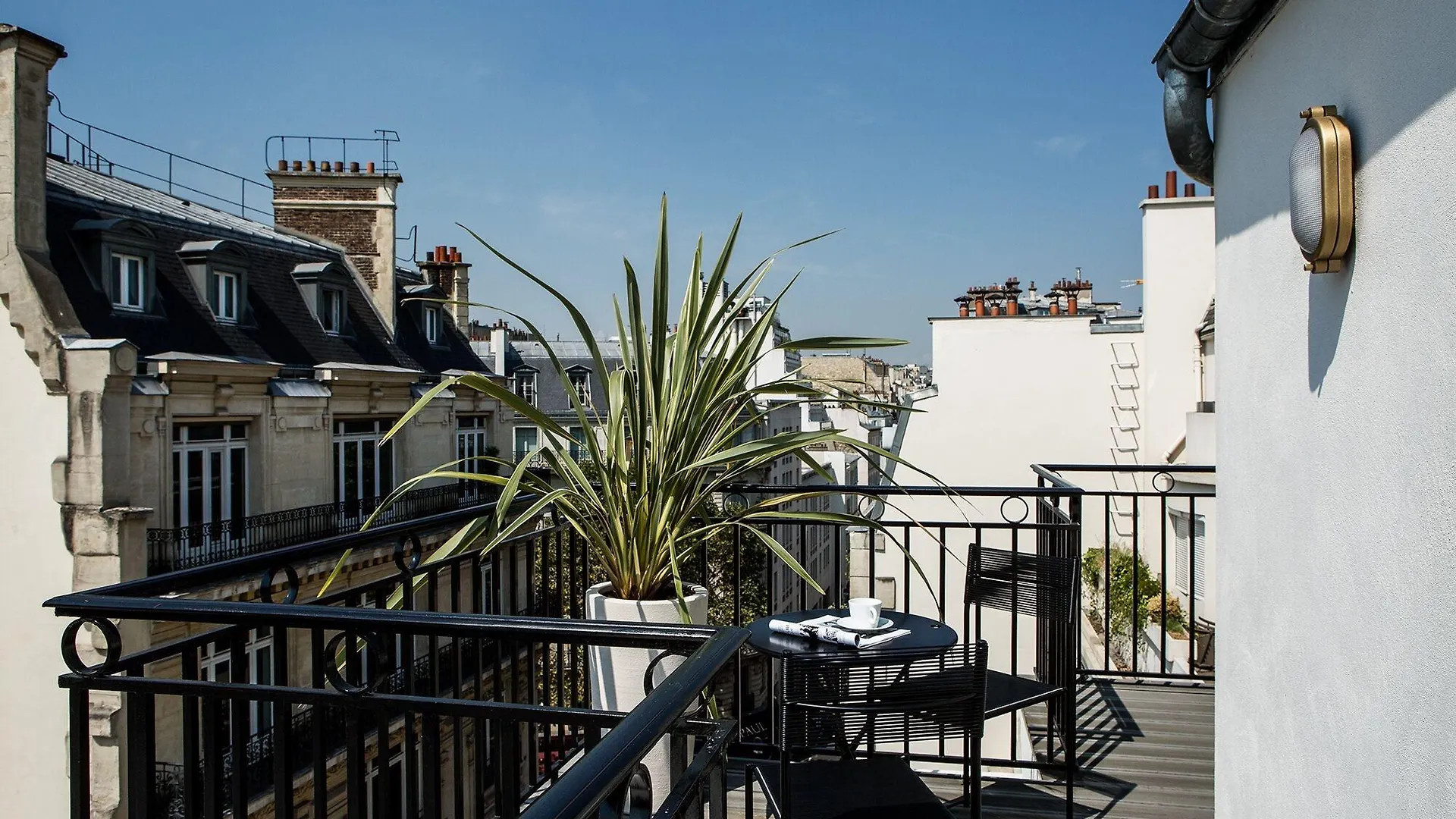 Du Rond-point Des Champs-elysees - Esprit De France Hotel Paris