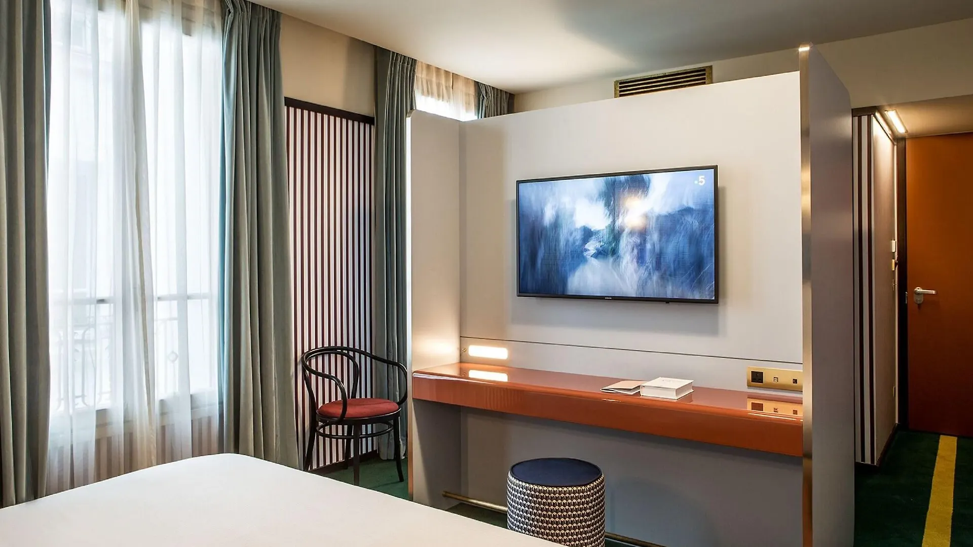 Du Rond-point Des Champs-elysees - Esprit De France Hotel Paris