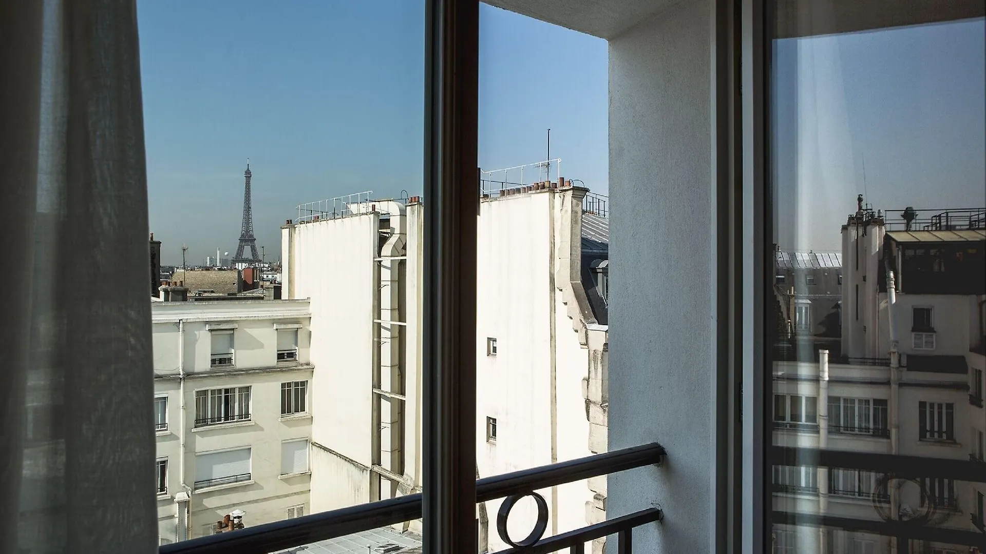 Hotel Du Rond-point Des Champs-elysees - Esprit De France