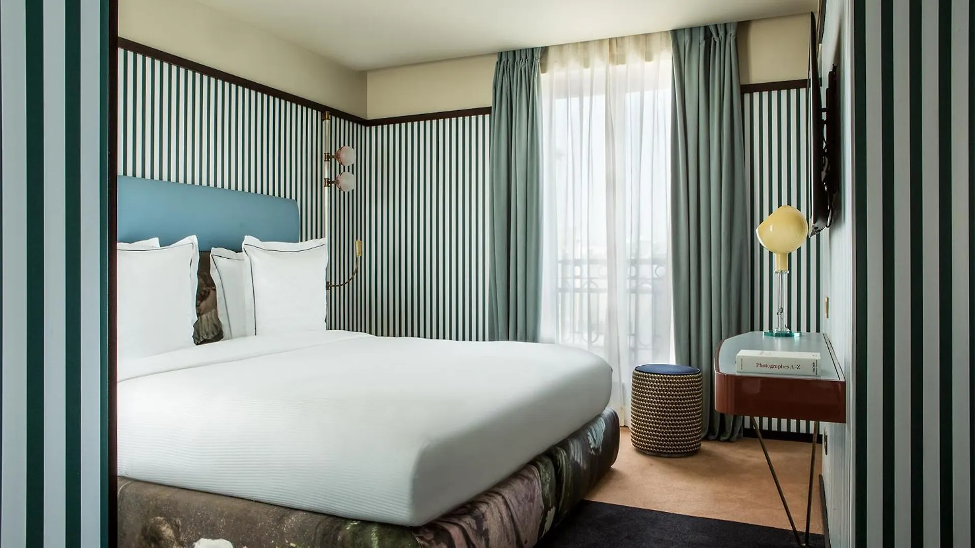 Hotel Du Rond-point Des Champs-elysees - Esprit De France